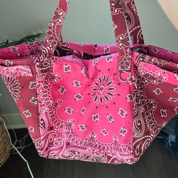 Call It By Your Name - Trapeze Bag - Fuschia/Burgundy - Picture 1 of 6